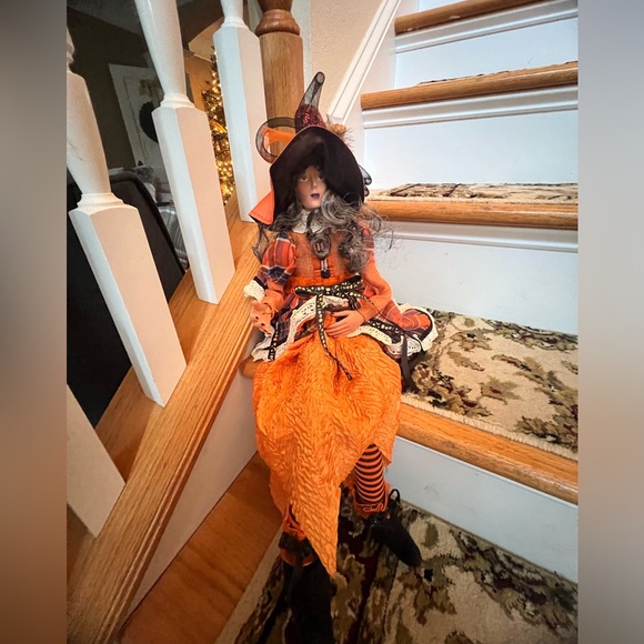 Gorgeous Witch for Halloween 👻 - Picture 5 of 7